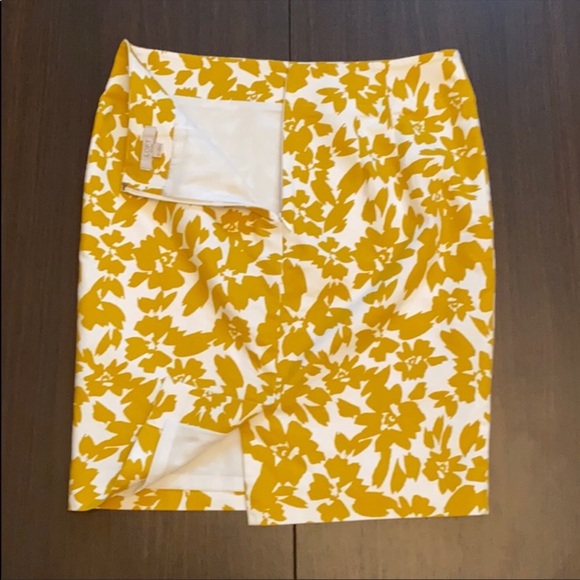 LOFT | Marigold & white floral print pencil skirt - Picture 4 of 5